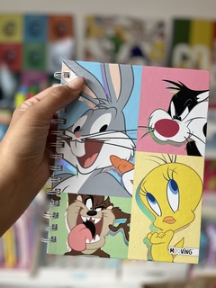 Cuaderno 16 x 21. Tapa dura. Hojas rayadas. Looney Tunes - Mooving-