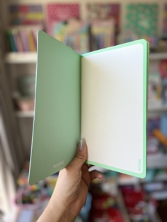 Libreta Charol Verde Mooving. Good Ideas. Hojas Lisas. - comprar online