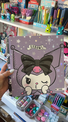 Carpeta Kuromi con Moño Negro - Mooving-