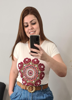 T-SHIRT MANDALA DE ROSAS na internet