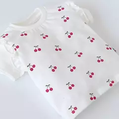 Remera Full Cherry en internet