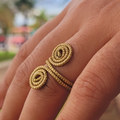 Anel Caracóis Capim Dourado 4mm. Código A2.