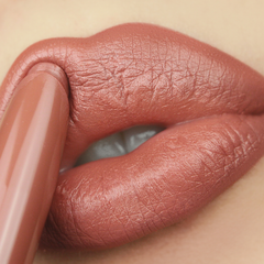 lip parker: matte mind-tone warm nude colourpop - comprar online