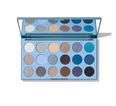 18A BLUE YA AWAY ARTISTRY PALETTE