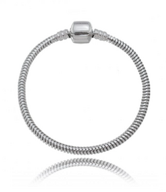 Pulseira 20 cm Estilo Pandora para Berloques com Fecho Tambor Banhada em Prata