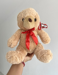 18017 PELUCHE OSO BEIGE CON MOÑOS DE COLORES 23CM (7798036085957)