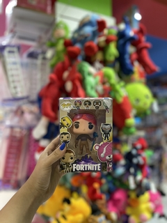 FORTNITE POP DIFERENTES PERSONAJES EN CAJA (6920182810911)