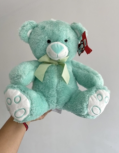 2088C PELUCHE OSO CON HUELLA VARIOS COLORES 30CM (7798036085278)