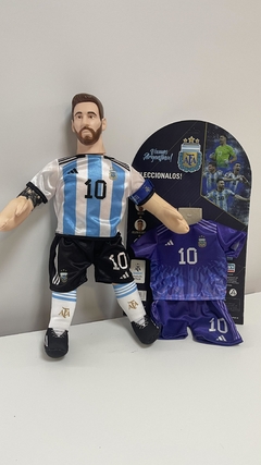 AFA1000 MUÑECO AFA MESSI SOFT C/ 2 ROPAS (7798377701868)