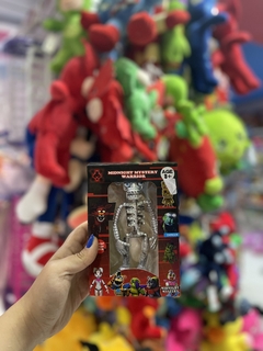 MUÑECOS FIVE NIGHTS AT FREDY EN CAJA X1 (7894902317266) - tienda online