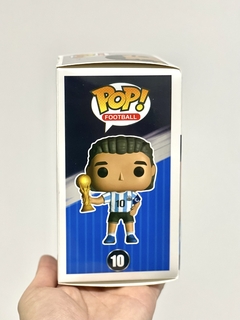 POP DIEGO MARADONA EN CAJA CON COPA (8496202209105) - comprar online