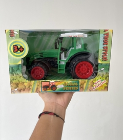 F8259 TRACTOR EN CAJA FARM SERIES (6018100082592)