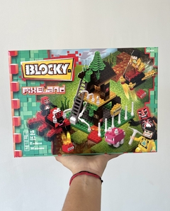 01-0691 BLOCKY PIXELAND BOSQUE ARACNID (7797336006914)