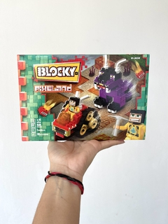 01-0690 BLOCKY PIXELAND EL ESCAPE (7797336006907)