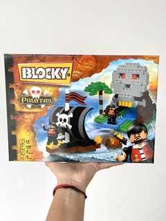 01-0638 BLOCKY ISLA PIRATAS 140 PIEZAS (7797336006389)