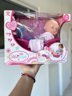 8921 MINI BABY DOLL PLAYSET BEBE CON BAÑERA (4895006089212)