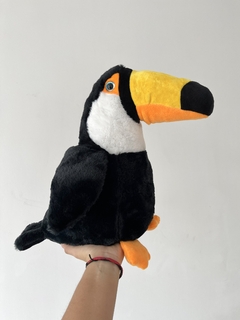 HT030055 PELUCHE TUCAN 35CM (7798036089528)