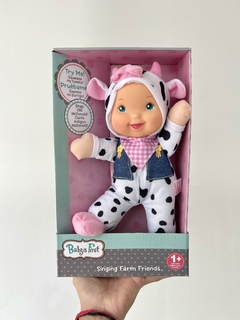 FT796 MUÑECA CON DISFRAZ BABY FIRST SINGING FARM FRIENDS (092626521991)