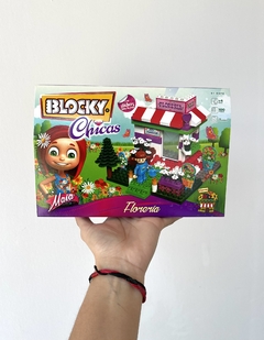 01-0675 BLOCKY CHICAS FLORERIA 100PCS (7797336006754)