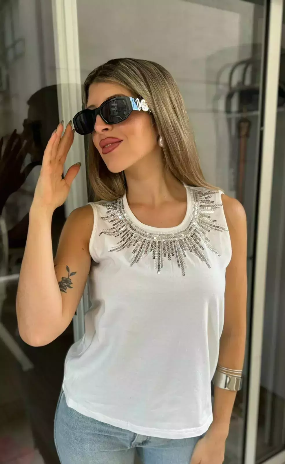 Musculosa Killer cuello detalle lentejuelas