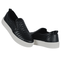 Slip On Preto Costura Aparente Lj Luciana Janich