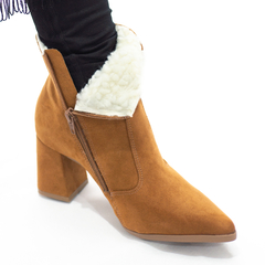 Bota Textil Camurça Caramelo Forro Interno Salto bloco 8cm Lj Luciana Janich - Lj Luciana Janich