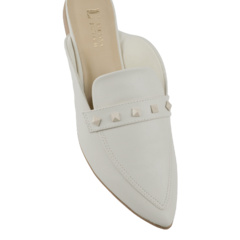 Mule Off White Botões Frontal Bico Fino Lj Luciana Janich - comprar online