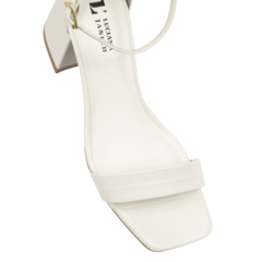 Sandália Off White Salto Bloco 7cm Lj Luciana Janich - comprar online