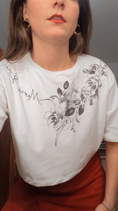 T-Shirt cropped Beija Flor