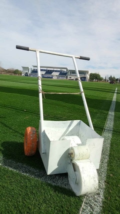 Maquina para pintar canchas de césped natural - Demarcación de líneas - Futbol - Rugby