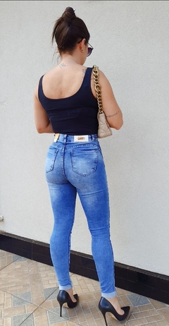 Calça jeans modeladora clara - comprar online