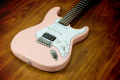 Guitarra SGT ST Classic Shell Pink na internet