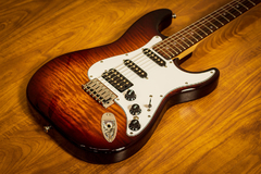 Guitarra SGT ST Classic Flamed Two Tone Burst - Guitarra USADA na internet