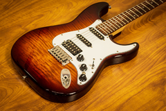 Guitarra SGT ST Classic Flamed Two Tone Burst - Guitarra USADA - loja online