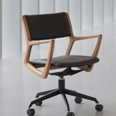 Cadeira Task Office - San German - Design Luan Del Savio (cópia) na internet