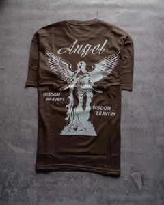 Remera Angel Over (Chocolate)