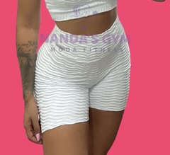 Short Brocado- meia perna - empina bumbum - comprar online