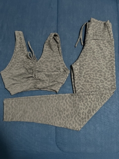 Conjunto Feline Jacquard - cinza na internet