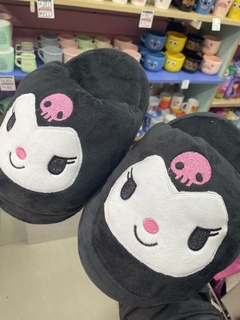 Pantuflones kuromi en internet