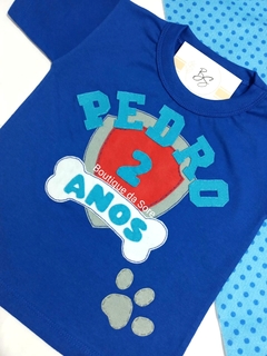 camiseta-infantil-azul-royal-personalizada-festa-aniversario-patrulha-caninha-com-escudo-pata-cachorro-nome-anos