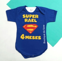 body-de-bebe-mesversario-azul-royal-super-homem-personalizado-nome-meses