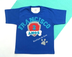 camiseta-infantil-azul-royal-personalizada-festa-aniversario-patrulha-caninha-com-escudo-pata-cachorro-nome-anos