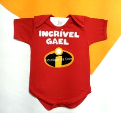 body-de-bebe-vermelho-os-incriveis-personalizado-nome-meses-para-festa-mesversario-aniversario