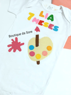 body-de-bebe-personalizado-mesversario-pintando-o-sete-pincel-cavalete