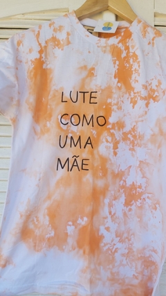 camisa LUTE COMO UMA MÃE (laranja) - comprar online