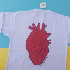 camisa PARA NÓS TODO AMOR DO MUNDO (coração nas costas) - comprar online