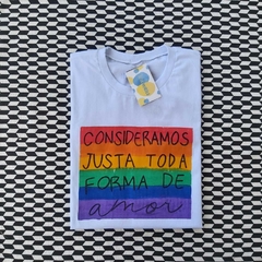 camisa CONSIDERAMOS JUSTA TODA FORMA DE AMOR