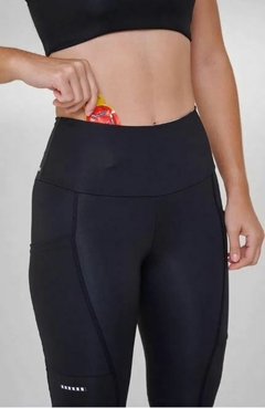 LEGGING ESSENTIAL RUN STAMINA Preta - comprar online