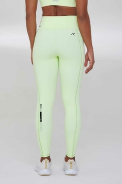 LEGGING SIGNATURE VITAL VERDE - comprar online