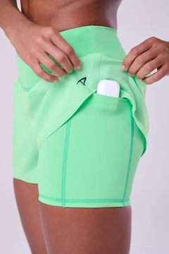 SHORT COM BERMUDA SIGNATURE SAMBA 2 EM 1 - VERDE - P - Raça Store